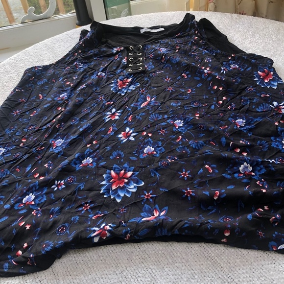 Ricki’s xxl multicoloured sleeveless top, , crisscross front, black back - Picture 1 of 6